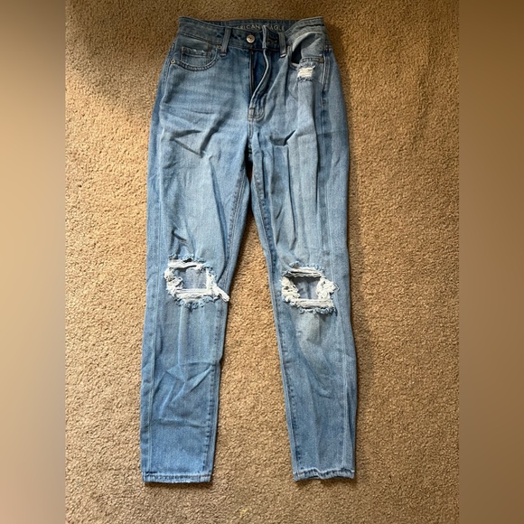 American Eagle Outfitters Denim - American Eagle Mom Jeans size 000 short